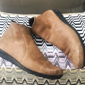 Arche Short Leather Boot